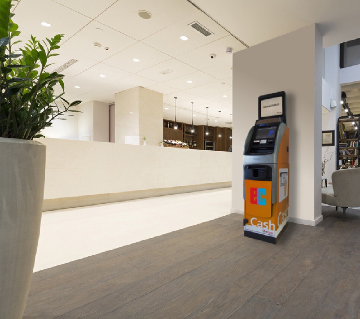 Geldautomat in einer Hotellobby